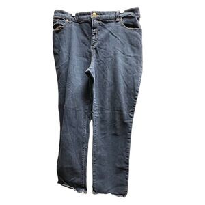 Chico’s size 18 (3.5) short ankle elastic back slimming panel jeans.